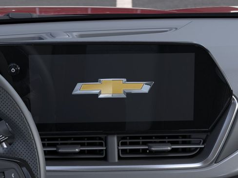 Used 2025 Chevrolet Trax LT FWD image 20