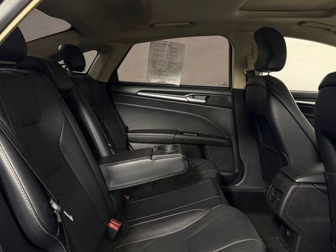 Used 2018 Ford Fusion Titanium AWD/4WD image 29