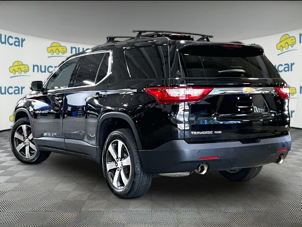 Used 2019 Chevrolet Traverse LT w/ LT Premium Package AWD/4WD image 4