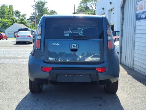 Used 2011 Kia Soul + w/ Audio Pkg FWD image 4