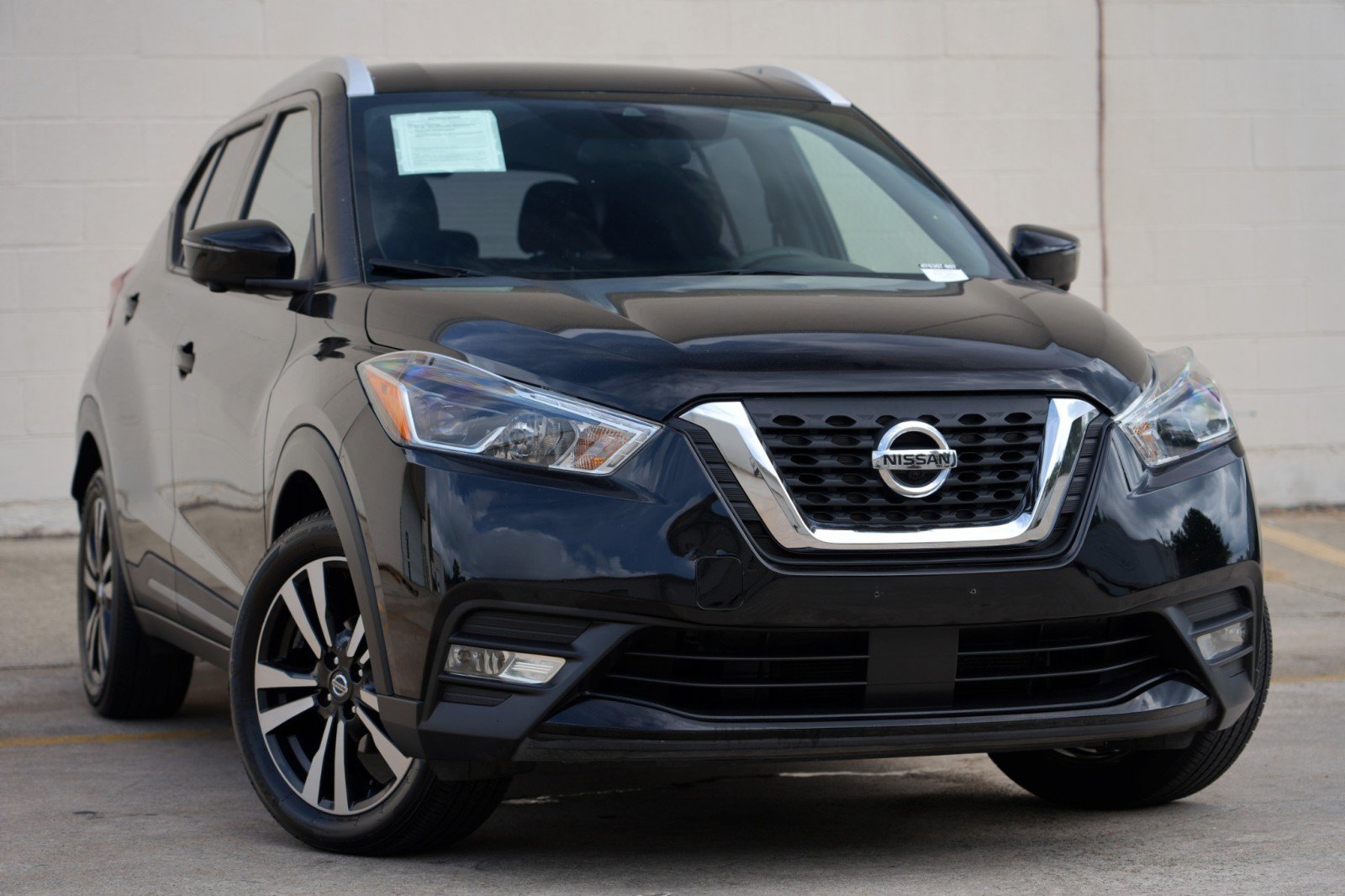 Used 2020 Nissan Kicks SR FWD image 2