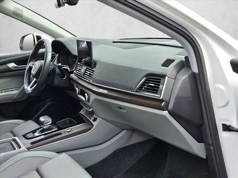 Used 2023 Audi Q5 2.0T Prestige w/ Prestige Package image 24