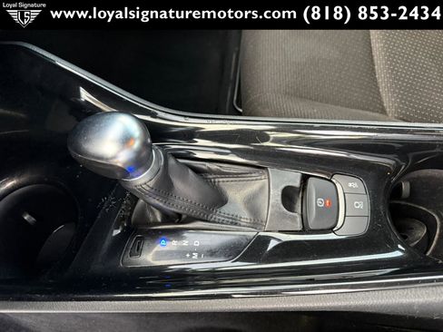 Used 2019 Toyota C-HR XLE image 25