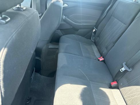 Used 2009 Ford Focus SE FWD image 4