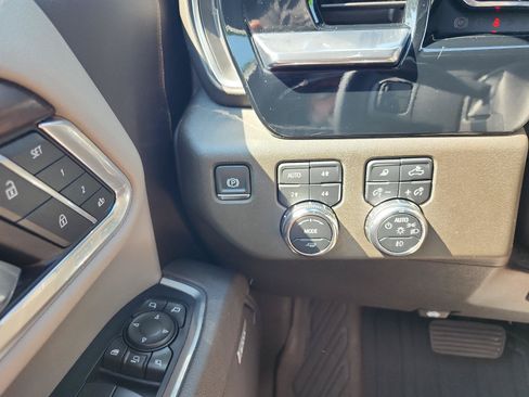 Used 2025 GMC Sierra 2500 SLT w/ SLT Premium Package AWD/4WD image 23