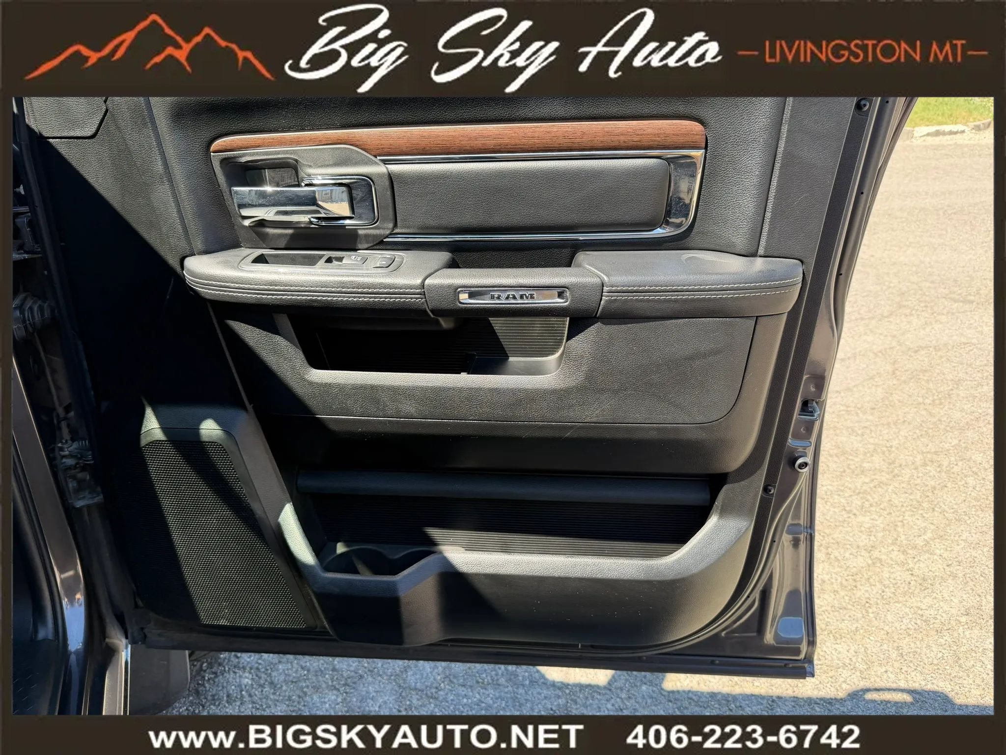 Used 2019 RAM 1500 Laramie w/ Convenience Group AWD/4WD image 21