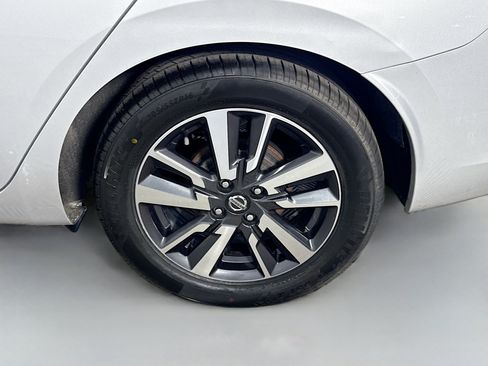 Used 2021 Nissan Versa SV image 37