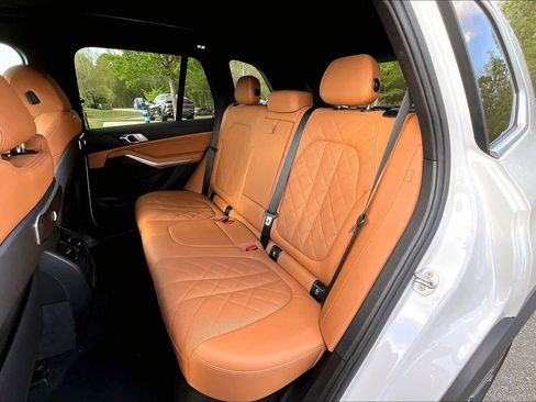 Used 2024 BMW X5 xDrive40i w/ Parking Assistance Package image 21