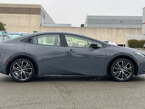 Certified 2024 Toyota Prius XLE image 6