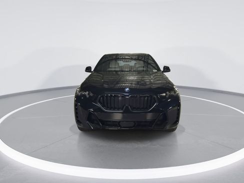 New 2026 BMW X6 xDrive40i w/ Climate Comfort Package image 3