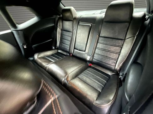 Used 2014 Dodge Challenger SXT RWD image 21