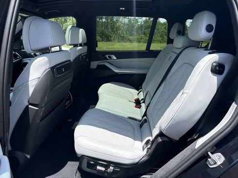 Used 2026 BMW X7 xDrive40i AWD/4WD image 10