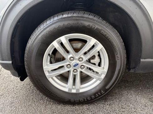 Used 2023 Ford Explorer XLT image 6