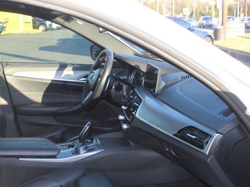 Used 2019 BMW 540i xDrive 540i xDrive w/ M Sport Package image 19