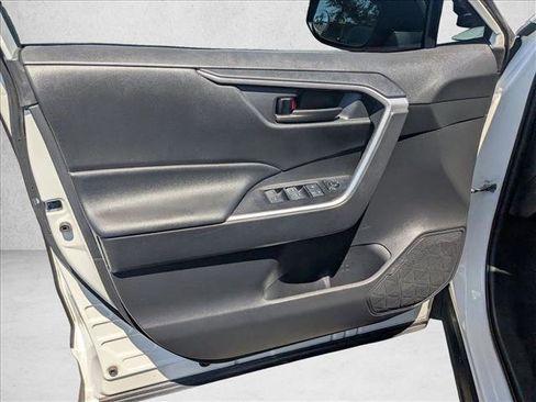 Used 2021 Toyota RAV4 LE w/ Carpet Mat Package (TMS) FWD image 11