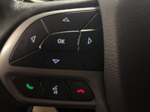 Used 2019 Jeep Cherokee Limited w/ Trailer Tow Group AWD/4WD image 16