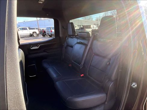 Used 2024 GMC Sierra 1500 SLT image 21