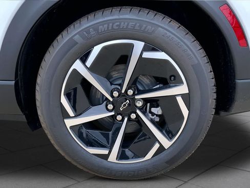 New 2026 Chevrolet Equinox EV LT FWD image 12