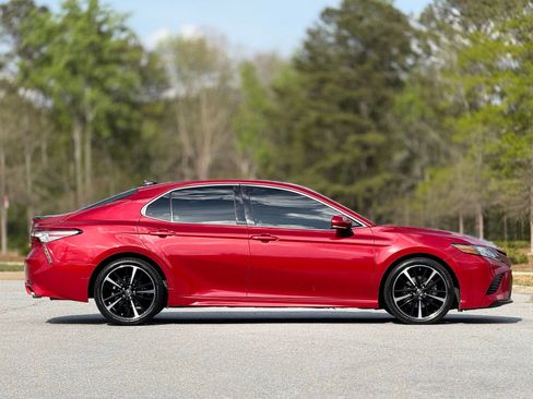 Used 2019 Toyota Camry XSE image 12