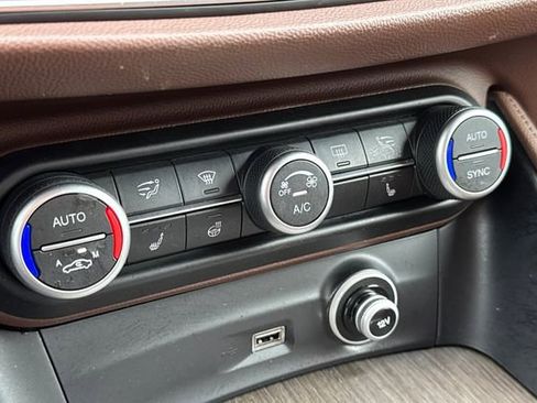 Used 2019 Alfa Romeo Stelvio Ti image 28