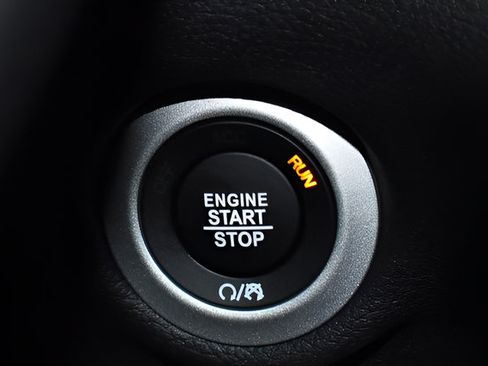 New 2026 Chrysler Pacifica Select AWD/4WD image 22