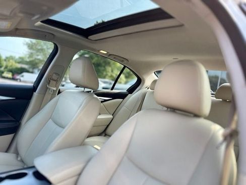Used 2019 INFINITI Q50 Luxe w/ Essential Package (3.0T Luxe) AWD/4WD image 10