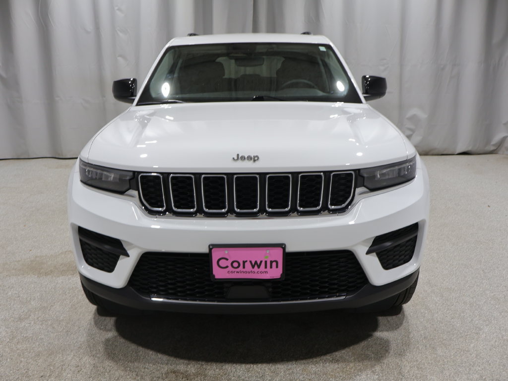 Used 2023 Jeep Grand Cherokee Laredo AWD/4WD image 8