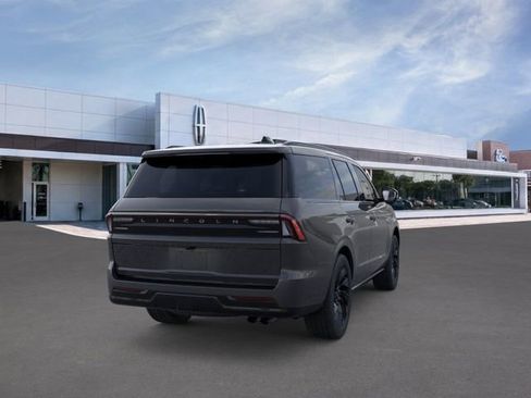 New 2025 Lincoln Navigator Reserve w/ Jet Appearance Package AWD/4WD image 8