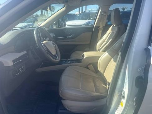 Used 2022 Lincoln Corsair Reserve w/ Elements Package FWD image 6