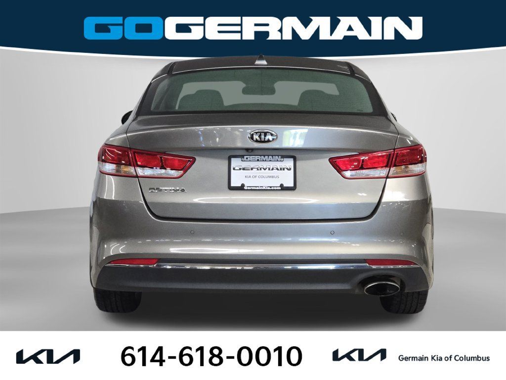 Used 2018 Kia Optima LX w/ 17" Alloy Wheels Package FWD image 9