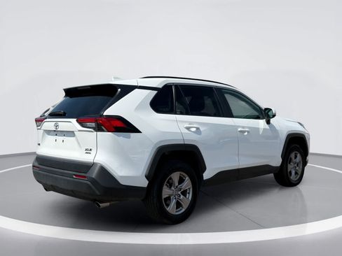 Used 2025 Toyota RAV4 XLE AWD/4WD image 4