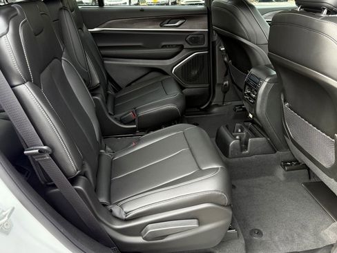 New 2025 Jeep Grand Cherokee L Limited w/ Luxury Tech Group II image 12