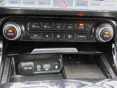 Used 2021 Kia Stinger GT-Line image 23