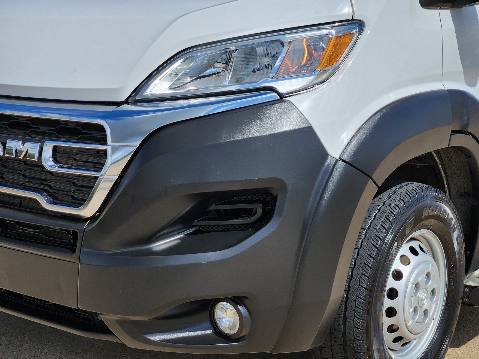Used 2025 RAM ProMaster 2500 w/ U-Haul Equipment Group FWD image 10