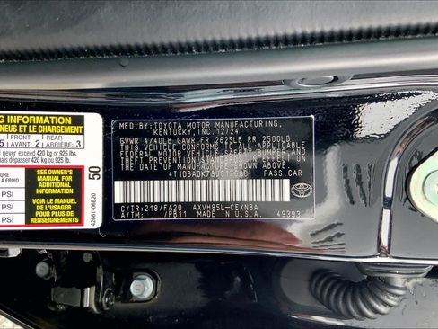 Used 2025 Toyota Camry LE AWD/4WD image 31