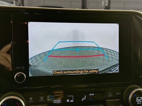 Used 2023 Toyota Highlander XLE image 22