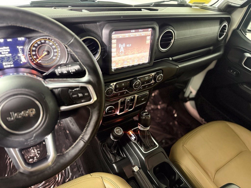 Used 2018 Jeep Wrangler Unlimited Sahara w/ Uconnect 4C Nav & Sound Group AWD/4WD image 17