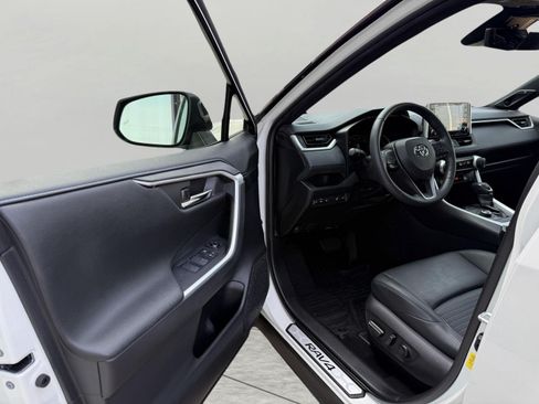 Used 2021 Toyota RAV4 XSE AWD/4WD image 19