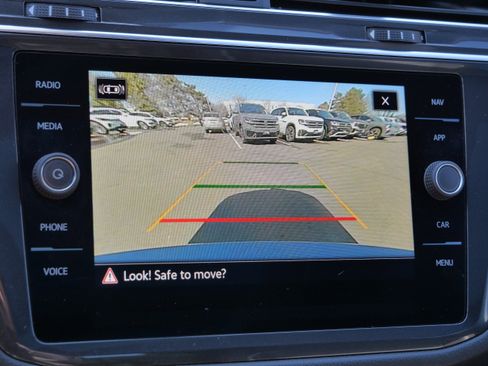 Used 2023 Volkswagen Tiguan SEL R-Line image 35