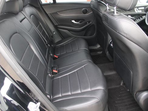 Used 2018 Mercedes-Benz GLC 300 4MATIC image 6