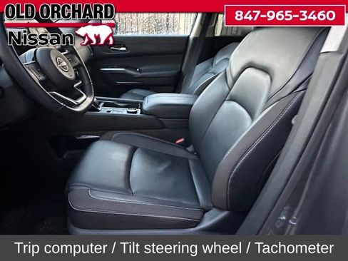 Used 2024 Nissan Pathfinder SL w/ Cargo Package image 11
