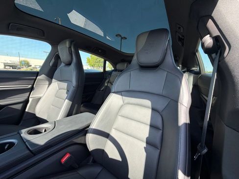 Used 2025 Porsche Taycan 4S AWD/4WD image 21