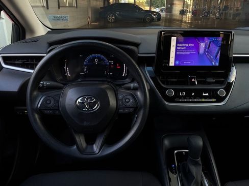 Used 2026 Toyota Corolla LE FWD image 14