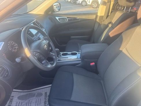 Used 2017 Nissan Pathfinder SV AWD/4WD image 6