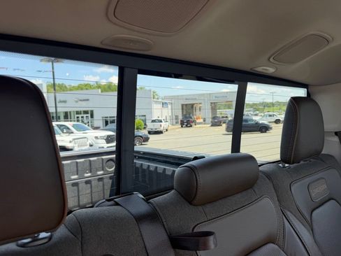 Used 2025 RAM 1500 Limited AWD/4WD image 42