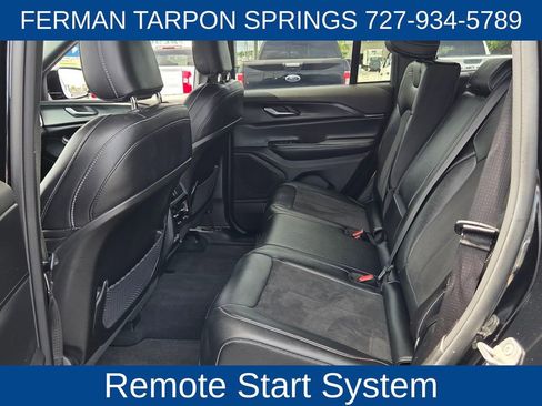 Used 2023 Jeep Grand Cherokee Altitude AWD/4WD image 15