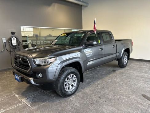 Used 2018 Toyota Tacoma SR5 image 28