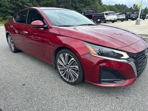 Used 2023 Nissan Altima 2.5 SL FWD image 2