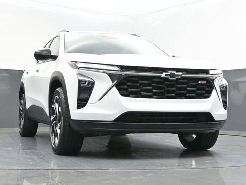 Used 2025 Chevrolet Trax RS w/ Driver Confidence Package image 39