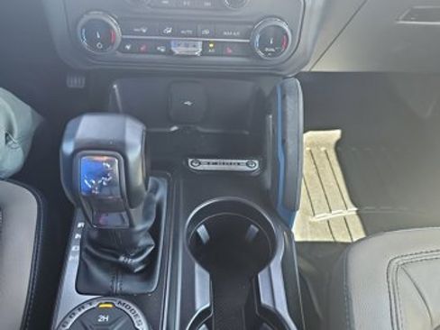 Used 2022 Ford Bronco Wildtrak image 15